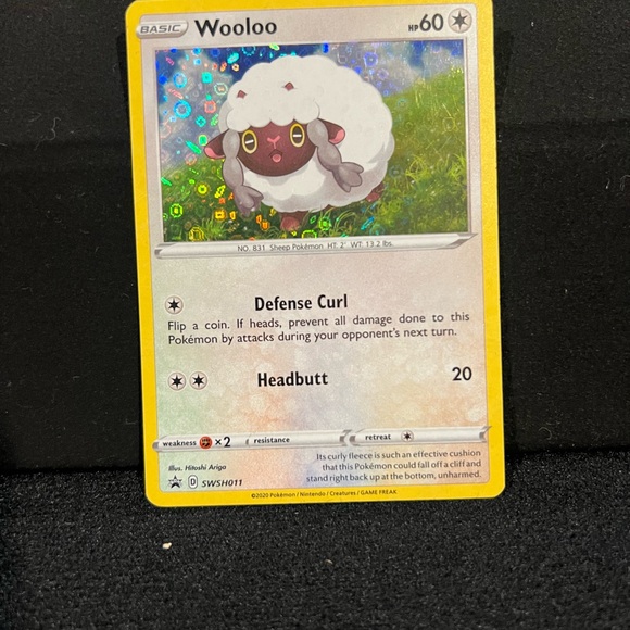 Shiny Pikachu Pokemon Collectible Cards Multipack - Picture 5 of 6